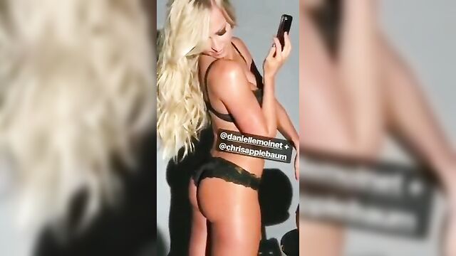 WWE Summer Rae Shakes Her Ass for 5 Minutes