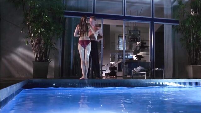 Leelee Sobieski - The Glass House -2001