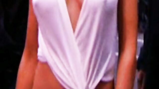 Kylie Minogue - See-Thru Nipples - MTV Awards 2002
