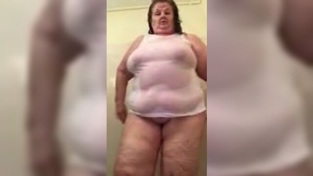 BBW Granny Janice B wet T-Shirt