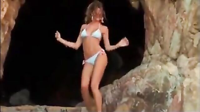 Giselle Bundchen - Lezzy & See Through Topless & Shaking It