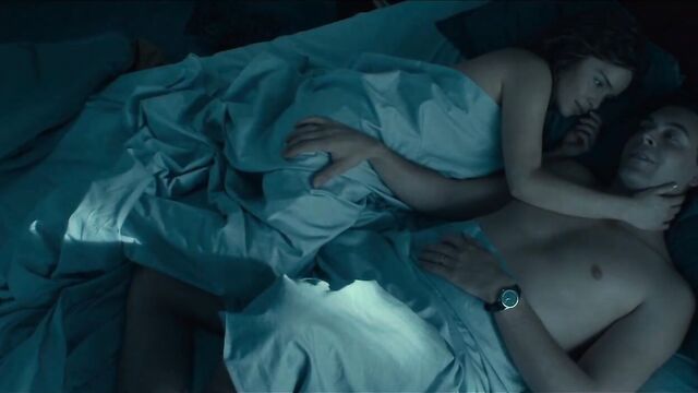 Emilia Clarke. Sophie Lowe - ''Above Suspicion''