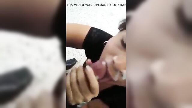 Teacher blows student at classrooma