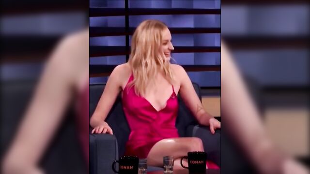 Sophie Turner Hot in Pics and Gifs