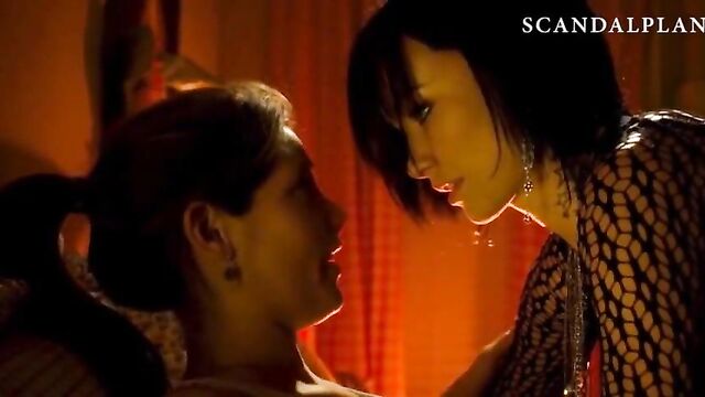 Olivia Wilde & Ashley Greene Lesbian Scene ScandalPlanetCom