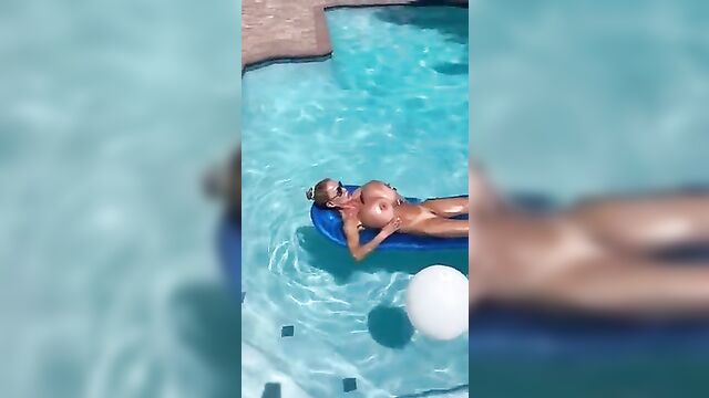 Minka - Huge boobs float in the pool (2021)