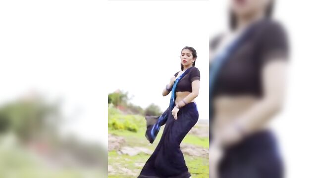 Noya Daman Desi HoT Dance.