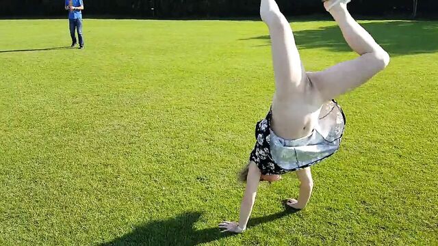 Flashing Pussy Doing Cartwheels In The Park