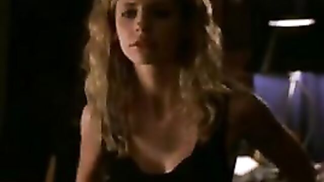 Sarah Michelle Gellar - Sexy Buffy Clip 2