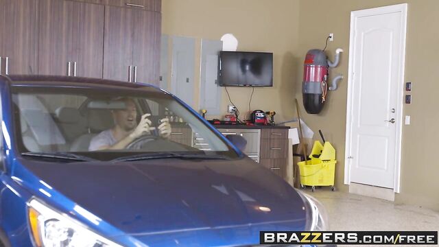 Brazzers - Pornstars Like it Big - Car Wash Coochie scene st