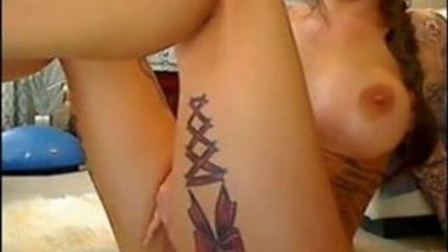 Tattoo'd 10 Cums on Cam