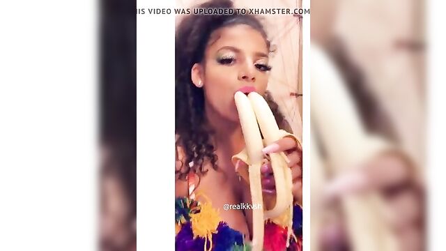 IG Bimbos 2019.09.28i long tongue double banana