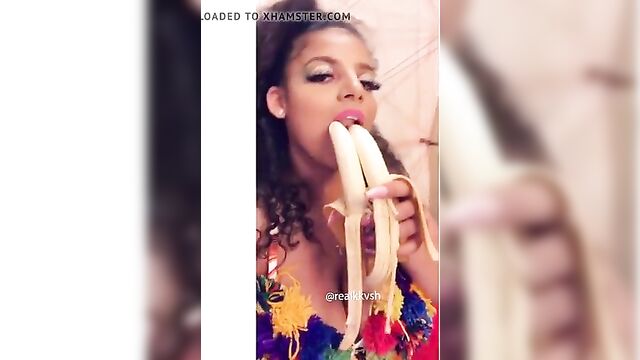 IG Bimbos 2019.09.28i long tongue double banana