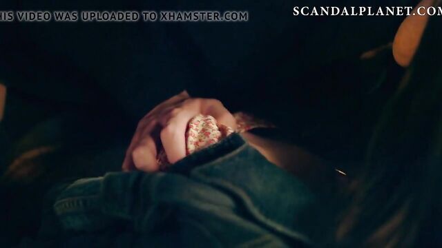 Hailee Steinfeld Sexy Scene On ScandalPlanet.Com