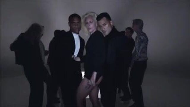 Lady Gaga - I Want Your Love (SHOWs ASS SLOW MOTION)