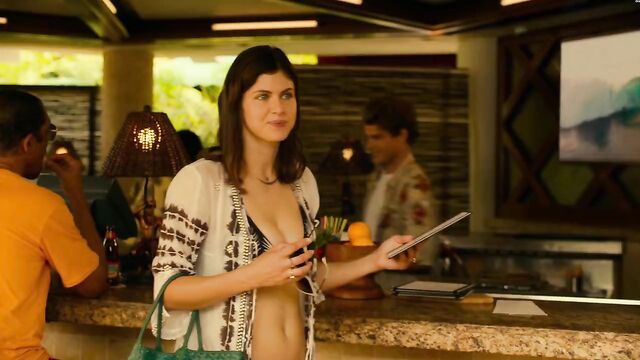 Alexandra Anna Daddario - ''The White Lotus'' s1e03