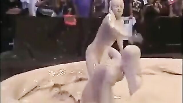 TRISH STRATUS STACY KEIBLER MUD WRESTLING !!