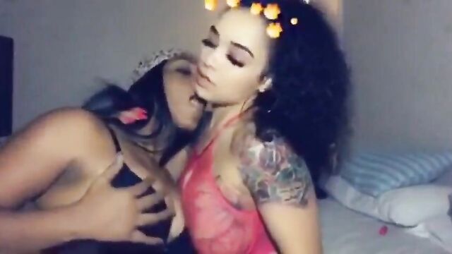 Ebony Lesbians Making Out