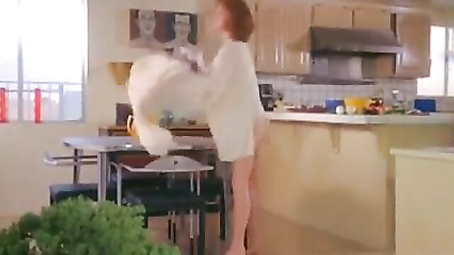 Julianne Moore - Short Cuts (bottomless)