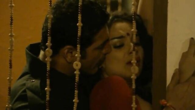 Kangana Ranaut (Shoot out at Wadala ) hot scene