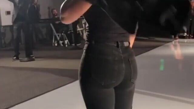 Ebony Meagan Good Amazing ASS show !!!!!