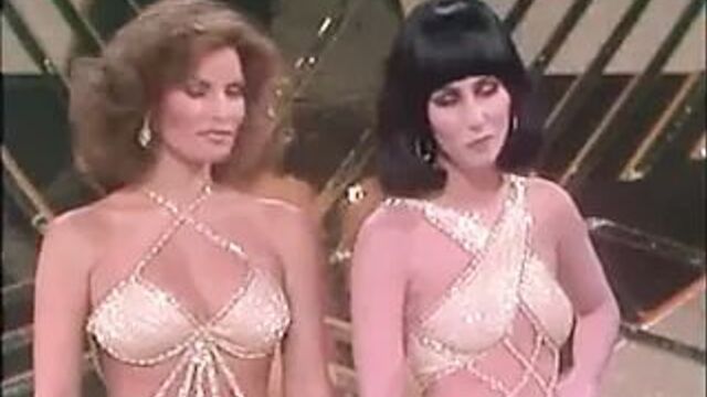 Cher & Raquel Welch - I'm a Woman