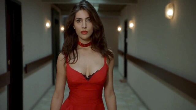 Caterina Murino - L'Amour Aux Trousses