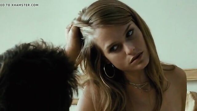 Alice Eve - Crossing Over (2009)