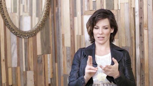 Evangeline lilly Sexy Photoshoot & Chat (HD)