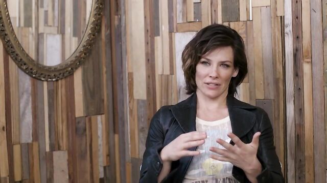 Evangeline lilly Sexy Photoshoot & Chat (HD)