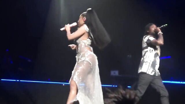 Nicki Minaj - Rogers Arena, Vancouver 2015. (Nipple Slip)