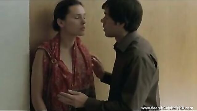 Virginie Ledoyen nude - Shall We Kiss (2007)