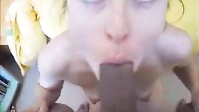 Blowjob in front a mirror