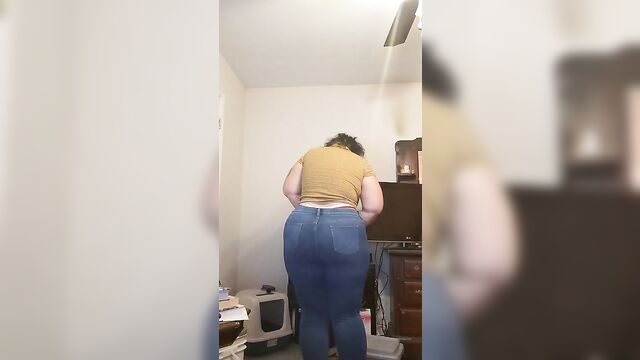 Juicy PAWG Ass