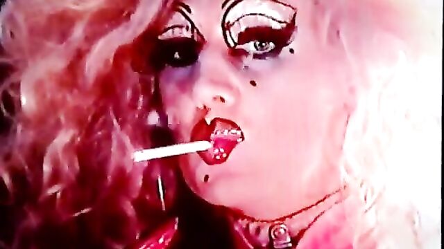 Red lips Dragqueen smoking