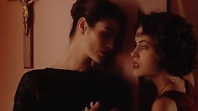 Charlotte Lewis & Alyssa Milano -'Embrace of the Vampire'