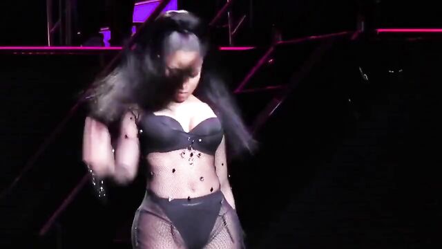 Nicki Minaj - Hollywood Casino Amphitheatre Chicago 2015