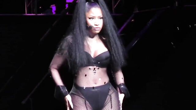 Nicki Minaj - Hollywood Casino Amphitheatre Chicago 2015