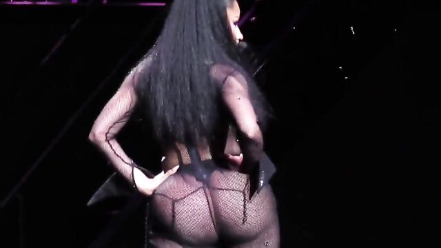 Nicki Minaj - Hollywood Casino Amphitheatre Chicago 2015