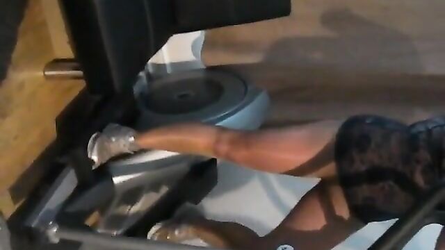 workout in pantyhose