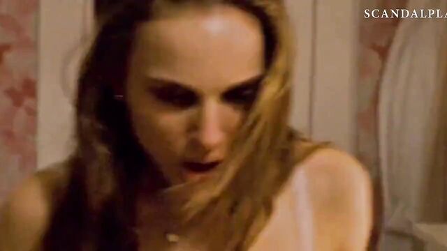 Natalie Portman & Mila Kunis Lesbian Sex in Black Swan