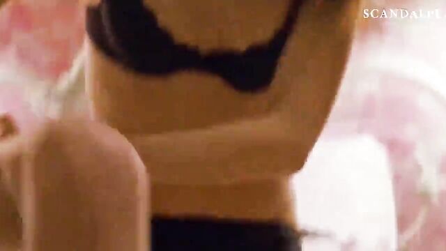 Natalie Portman & Mila Kunis Lesbian Sex in Black Swan