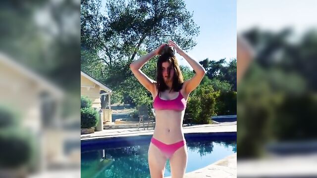 Alexandra Anna Daddario in bikini