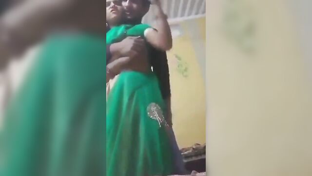 Bgal wali bhabhi KO pta ke chodne ki koshish ki