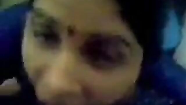 Hot Indian Aunty Suck Big Cock