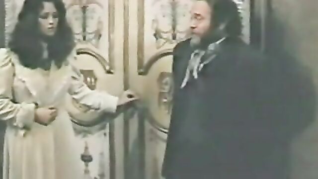 Femi Benussi - La sanguisuga conduce la danza (1975)