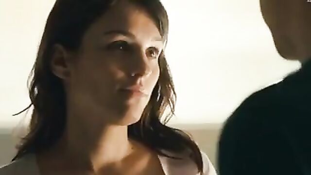 Amy Jo Johnson - Flashpoint S04E01