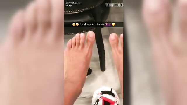 Sexy ebony female feet