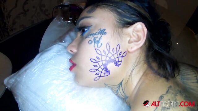 Genevieve Sinn fucked while getting her face tattooed