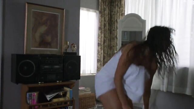 Demi Moore Dancing Around Naked in Her Apartment